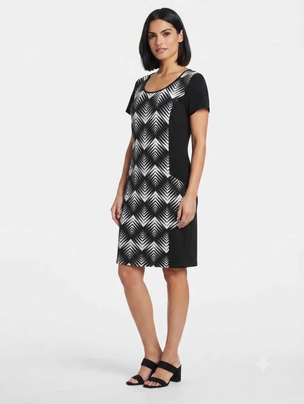 Avenue Dress Black/White Size 18/20 NWT